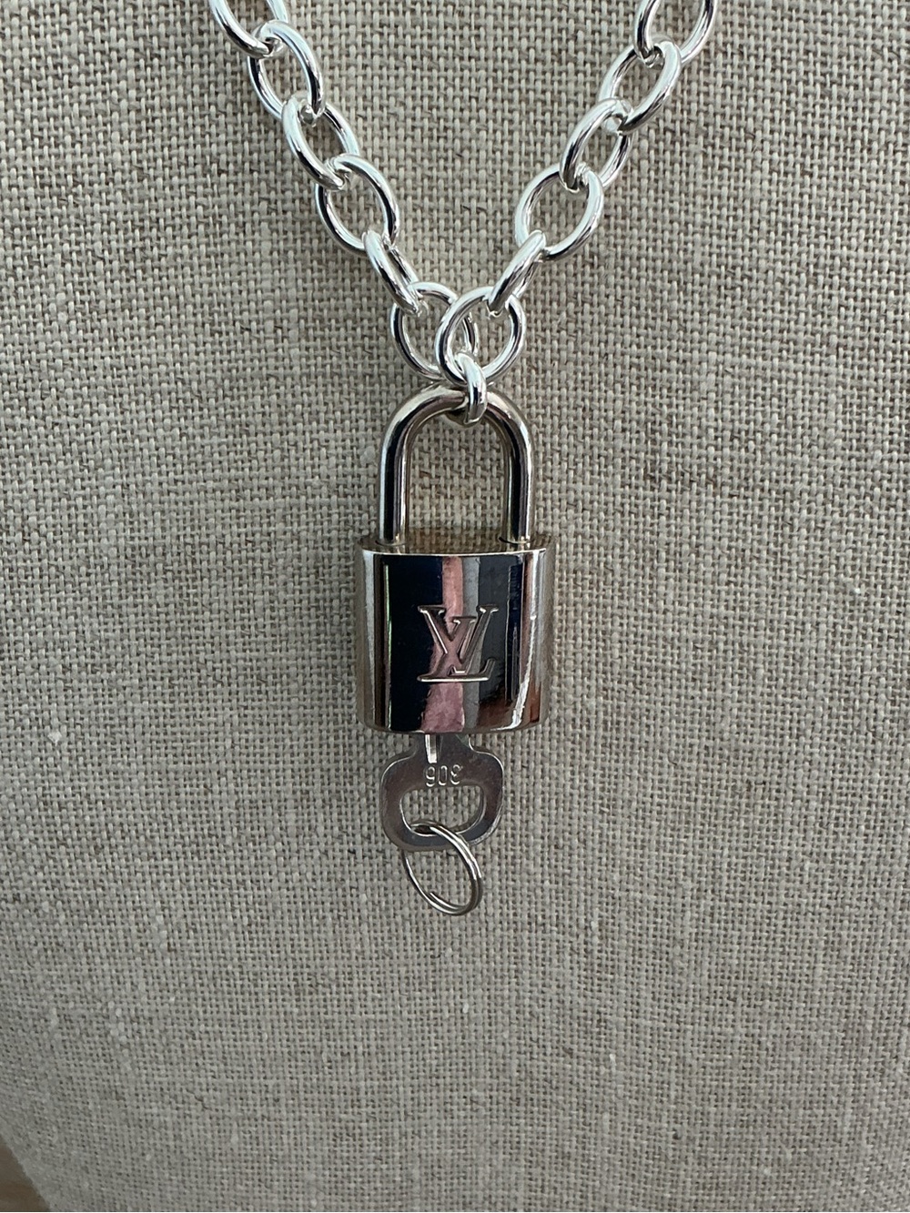 Louis Vuitton Silver‎ Lock and Key